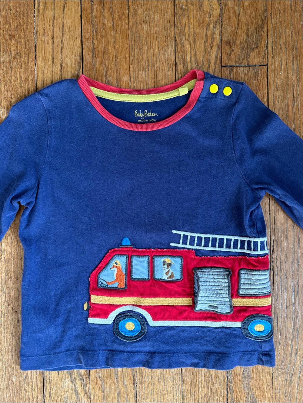 Baby Boden “Lift the Flap” Fire Truck Shirt (2-3Y)